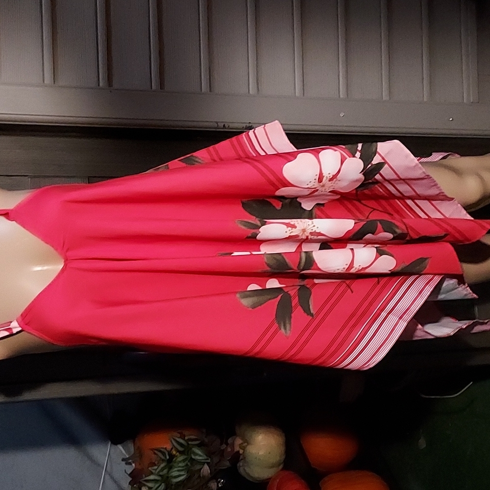 Women's flowy handkerchief top